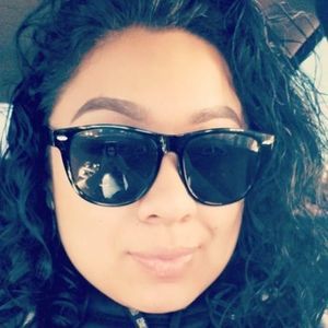 Meet your Posher, Marcela